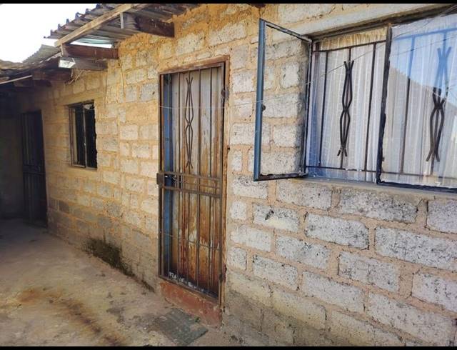 2 BEDROOM HOUSE FOR SALE IN ESSELEN PARK EXT 1